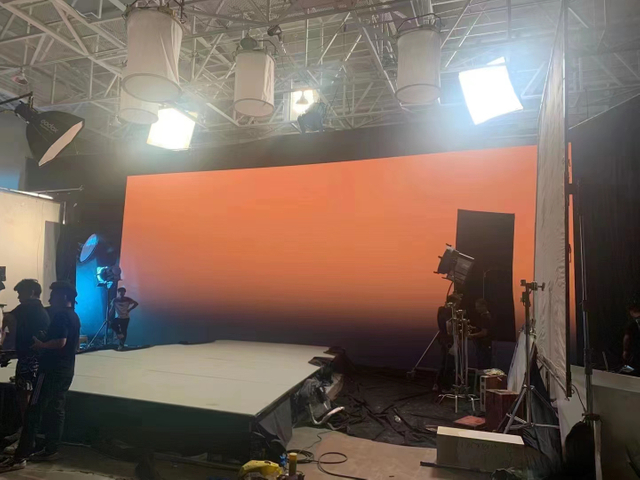 ผนังวิดีโอ LED แบบ Full Color รีเฟรชสูงฉากเช่ากิจกรรมหน้าจอ LED P3.91 ติดตั้งง่ายจอแสดงผล LED กลางแจ้งในร่ม