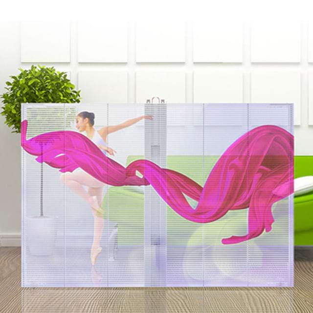 Průhledn&yacute; LED displej